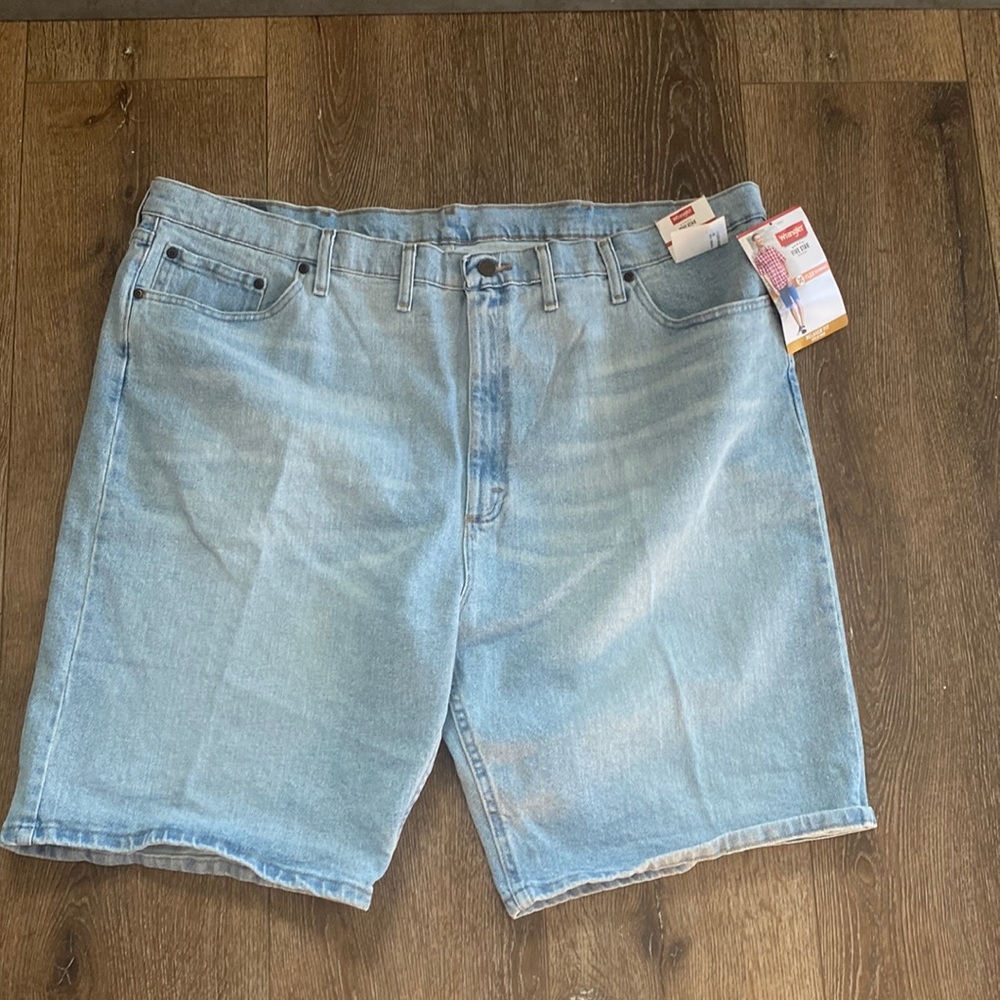Wrangler shorts NWT 46